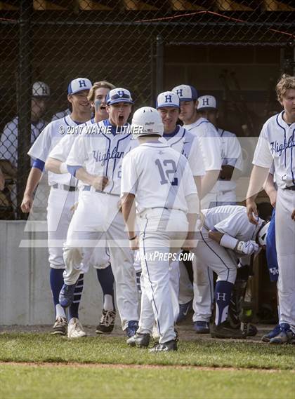 Thumbnail 1 in Newport Central Catholic vs Highlands photogallery.