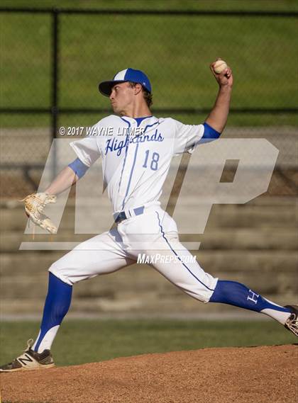 Thumbnail 1 in Newport Central Catholic vs Highlands photogallery.