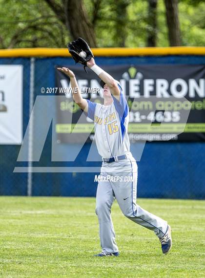 Thumbnail 3 in Newport Central Catholic vs Highlands photogallery.