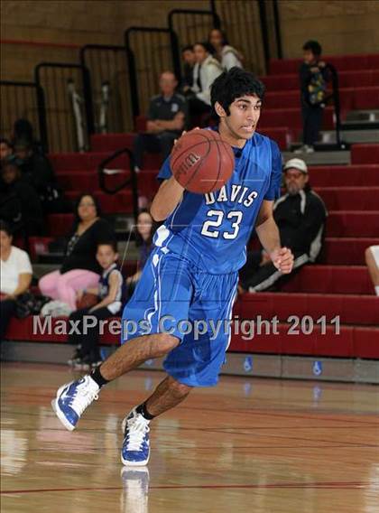 Thumbnail 3 in Davis vs. Pleasant Grove (Common Good Classic) photogallery.