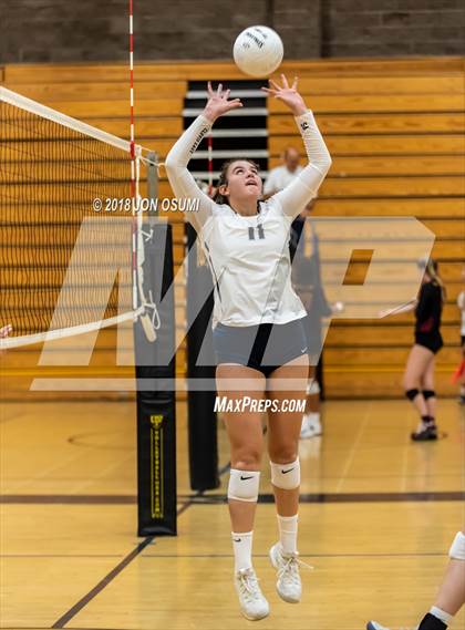 Thumbnail 2 in Buena vs Clovis East photogallery.