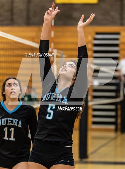 Thumbnail 2 in Buena vs Clovis East photogallery.