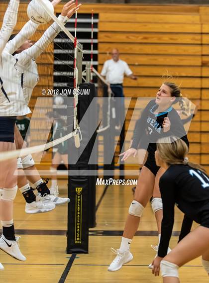 Thumbnail 3 in Buena vs Clovis East photogallery.