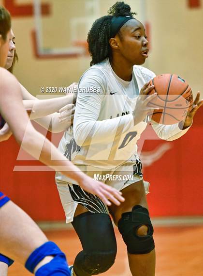 Thumbnail 2 in Pleasant Grove vs. Bullard (UIL 4A Regional Quarterfinal) photogallery.