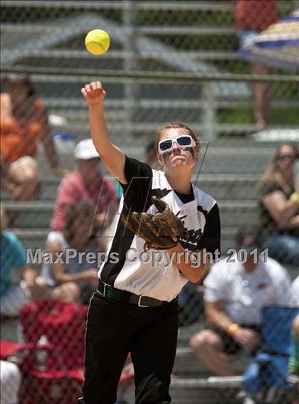 Thumbnail 2 in Swansboro vs. Eastern Randolph (NCHSAA 2A Semifinal) photogallery.