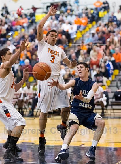 Thumbnail 3 in Beaver Falls vs. Bald Eagle Area (PIAA Class AA Playoff - Round 1) photogallery.