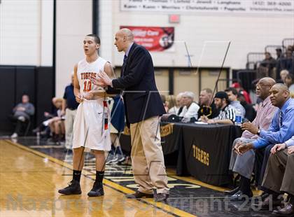 Thumbnail 2 in Beaver Falls vs. Bald Eagle Area (PIAA Class AA Playoff - Round 1) photogallery.