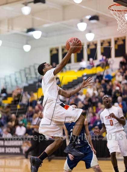 Thumbnail 3 in Beaver Falls vs. Bald Eagle Area (PIAA Class AA Playoff - Round 1) photogallery.