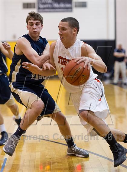 Thumbnail 2 in Beaver Falls vs. Bald Eagle Area (PIAA Class AA Playoff - Round 1) photogallery.