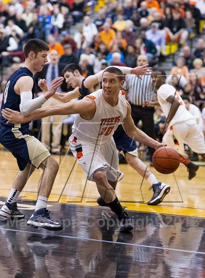 Thumbnail 1 in Beaver Falls vs. Bald Eagle Area (PIAA Class AA Playoff - Round 1) photogallery.