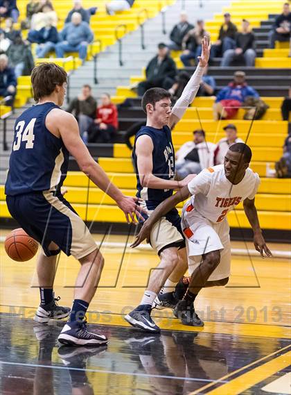 Thumbnail 3 in Beaver Falls vs. Bald Eagle Area (PIAA Class AA Playoff - Round 1) photogallery.