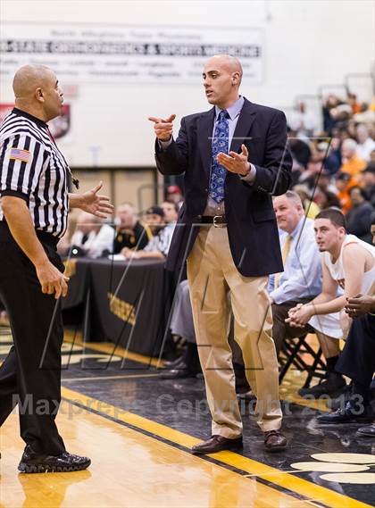 Thumbnail 2 in Beaver Falls vs. Bald Eagle Area (PIAA Class AA Playoff - Round 1) photogallery.