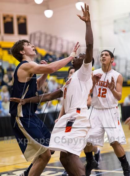 Thumbnail 3 in Beaver Falls vs. Bald Eagle Area (PIAA Class AA Playoff - Round 1) photogallery.