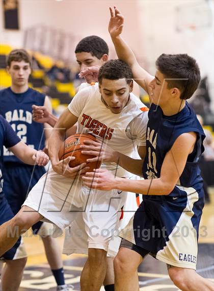 Thumbnail 1 in Beaver Falls vs. Bald Eagle Area (PIAA Class AA Playoff - Round 1) photogallery.