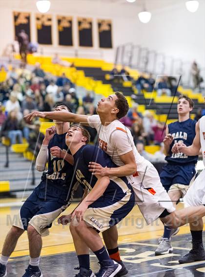 Thumbnail 2 in Beaver Falls vs. Bald Eagle Area (PIAA Class AA Playoff - Round 1) photogallery.