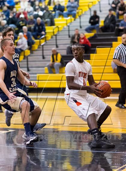 Thumbnail 2 in Beaver Falls vs. Bald Eagle Area (PIAA Class AA Playoff - Round 1) photogallery.