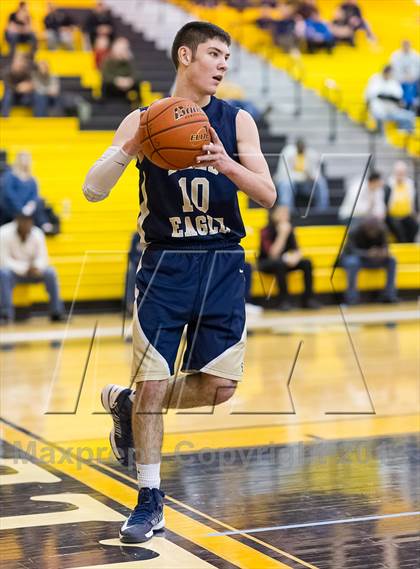 Thumbnail 2 in Beaver Falls vs. Bald Eagle Area (PIAA Class AA Playoff - Round 1) photogallery.