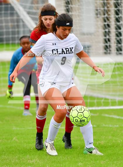 Thumbnail 3 in Lee [Robert E.] @ Clark photogallery.