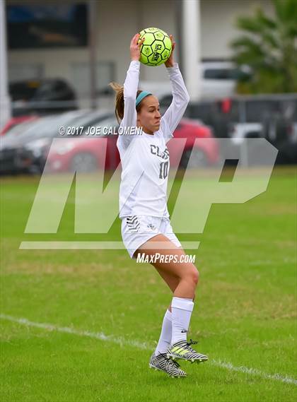 Thumbnail 1 in Lee [Robert E.] @ Clark photogallery.