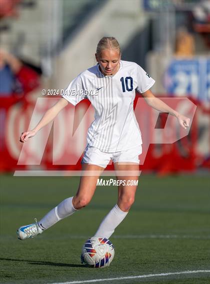 Thumbnail 3 in Mountain Crest vs. Timpanogos (UHSAA 4A Final) photogallery.