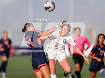 Thumbnail 3 in Mountain Crest vs. Timpanogos (UHSAA 4A Final) photogallery.
