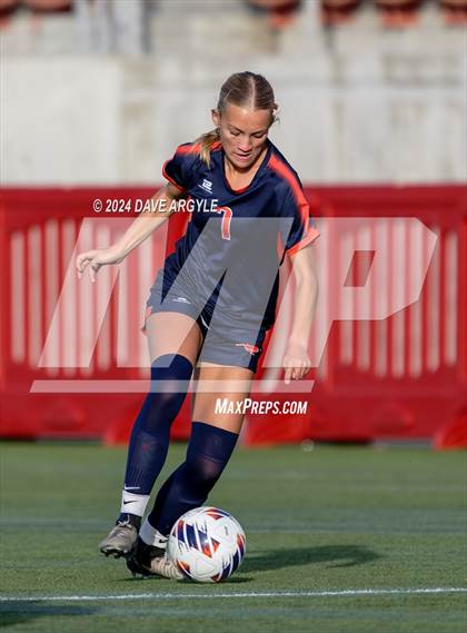Thumbnail 2 in Mountain Crest vs. Timpanogos (UHSAA 4A Final) photogallery.