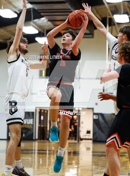 Thumbnail 1 in Williamstown vs Bellevue photogallery.