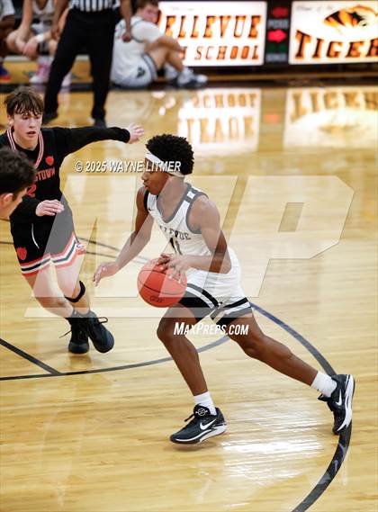 Thumbnail 3 in Williamstown vs Bellevue photogallery.