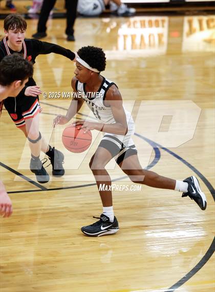 Thumbnail 3 in Williamstown vs Bellevue photogallery.