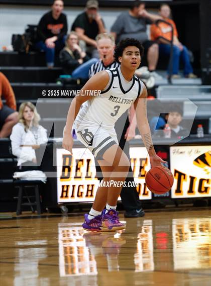 Thumbnail 3 in Williamstown vs Bellevue photogallery.