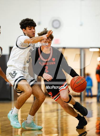 Thumbnail 3 in Williamstown vs Bellevue photogallery.