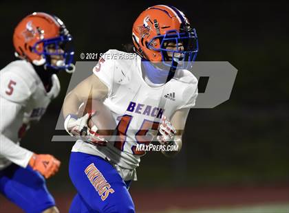 Thumbnail 2 in Rainier Beach @ Bellevue (WIAA 3A Quarterfinal Playoff) photogallery.