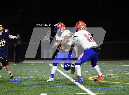 Thumbnail 2 in Rainier Beach @ Bellevue (WIAA 3A Quarterfinal Playoff) photogallery.