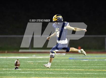 Thumbnail 2 in Rainier Beach @ Bellevue (WIAA 3A Quarterfinal Playoff) photogallery.