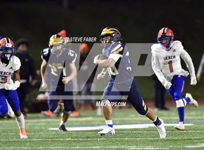 Thumbnail 2 in Rainier Beach @ Bellevue (WIAA 3A Quarterfinal Playoff) photogallery.
