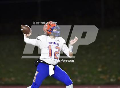 Thumbnail 1 in Rainier Beach @ Bellevue (WIAA 3A Quarterfinal Playoff) photogallery.