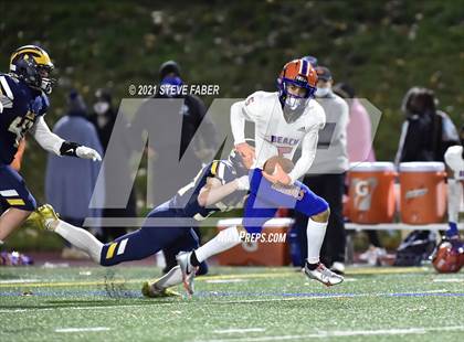 Thumbnail 1 in Rainier Beach @ Bellevue (WIAA 3A Quarterfinal Playoff) photogallery.