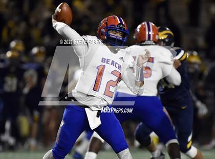 Thumbnail 1 in Rainier Beach @ Bellevue (WIAA 3A Quarterfinal Playoff) photogallery.