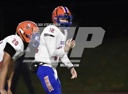 Thumbnail 2 in Rainier Beach @ Bellevue (WIAA 3A Quarterfinal Playoff) photogallery.