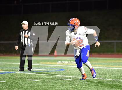 Thumbnail 2 in Rainier Beach @ Bellevue (WIAA 3A Quarterfinal Playoff) photogallery.