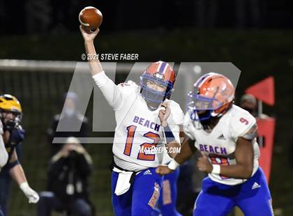 Thumbnail 3 in Rainier Beach @ Bellevue (WIAA 3A Quarterfinal Playoff) photogallery.