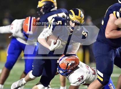 Thumbnail 2 in Rainier Beach @ Bellevue (WIAA 3A Quarterfinal Playoff) photogallery.