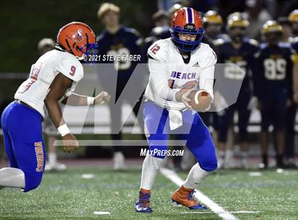 Thumbnail 2 in Rainier Beach @ Bellevue (WIAA 3A Quarterfinal Playoff) photogallery.