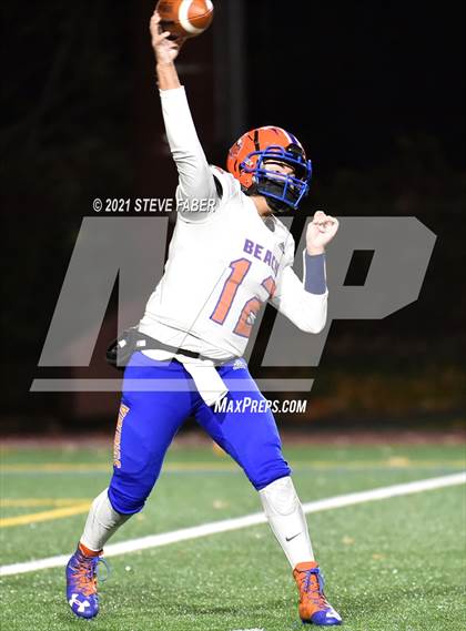 Thumbnail 2 in Rainier Beach @ Bellevue (WIAA 3A Quarterfinal Playoff) photogallery.