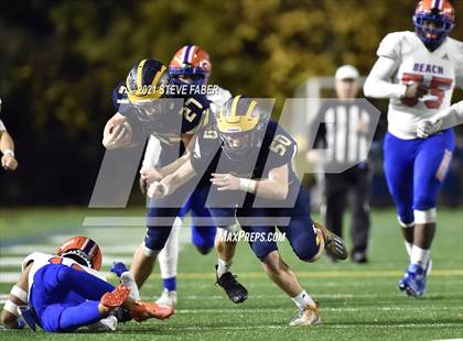 Thumbnail 1 in Rainier Beach @ Bellevue (WIAA 3A Quarterfinal Playoff) photogallery.