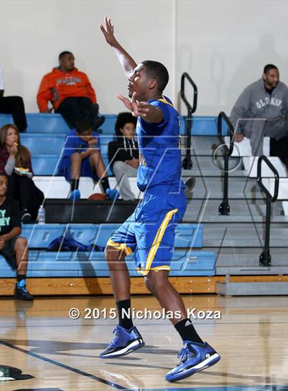 Thumbnail 3 in St. Bernard vs. Palisades (D1 Bound So Cal Christmas Classic) photogallery.