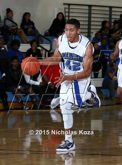 Thumbnail 3 in St. Bernard vs. Palisades (D1 Bound So Cal Christmas Classic) photogallery.