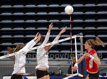 Thumbnail 3 in Archbishop Mitty vs. Redlands East Valley (CIF State D2 Final) photogallery.