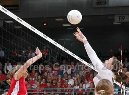 Thumbnail 3 in Archbishop Mitty vs. Redlands East Valley (CIF State D2 Final) photogallery.