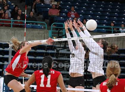 Thumbnail 2 in Archbishop Mitty vs. Redlands East Valley (CIF State D2 Final) photogallery.